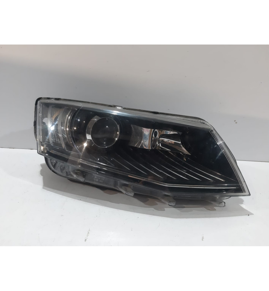Škoda Octavia III Lampa Xenon R - 13119