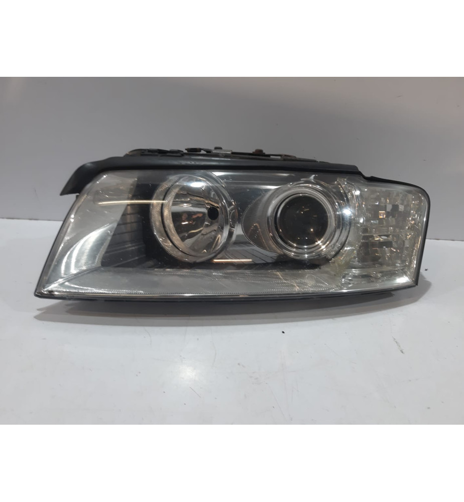 Audi A8 D3 predná lampa Xenon L - 13123