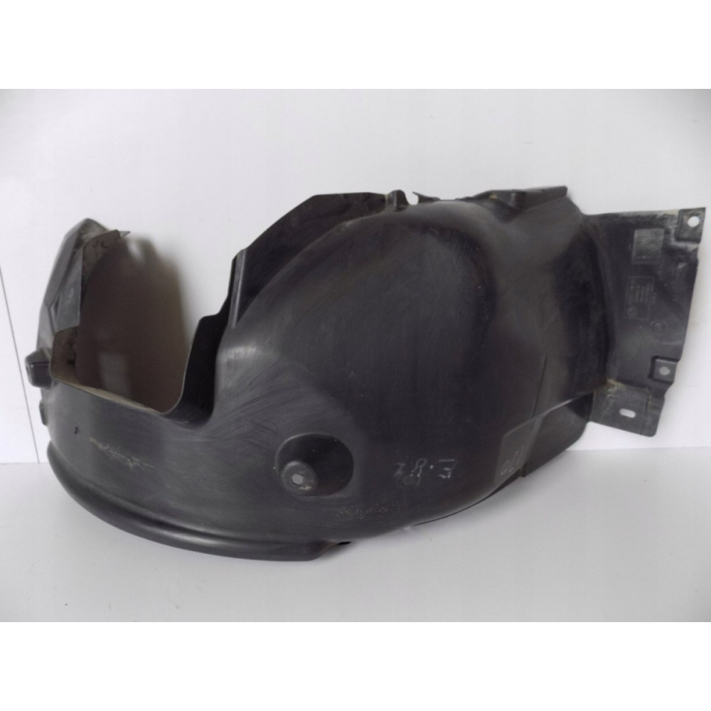 BMW 1 E81 E87 Predné Ľavé Blatník - 5211