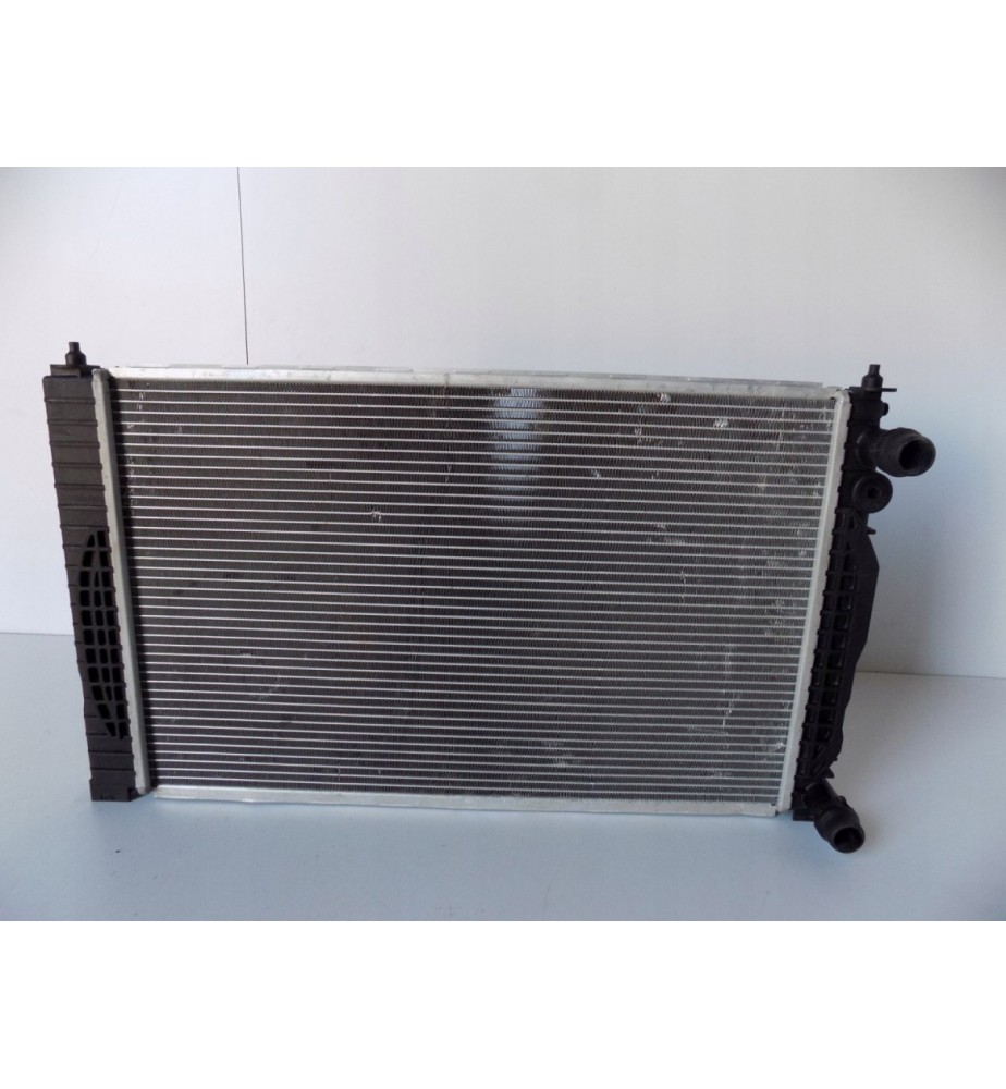 Audi A4 8D0 Chladič vody - 6084