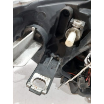 BMW 1 E87 / E81 Lampa Xenon L - 13237