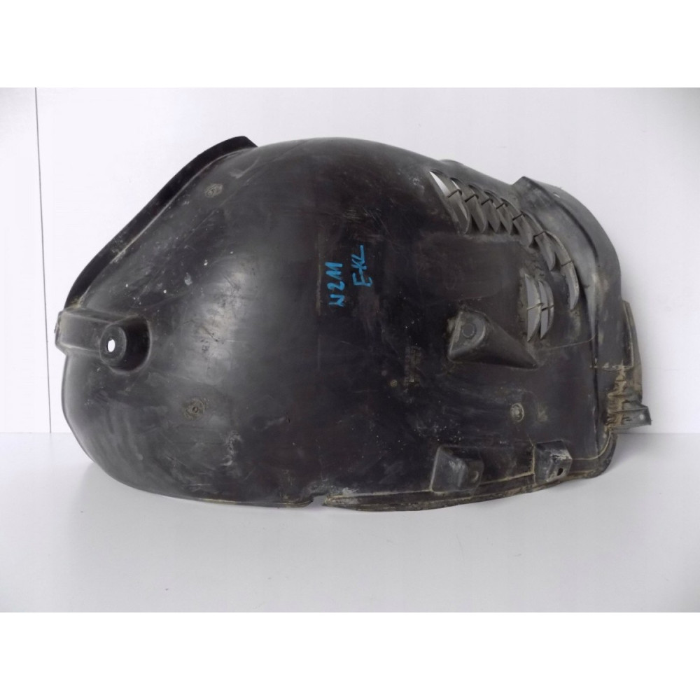 Mercedes E W211 Predné Pravé Blatník - 5256