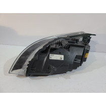 VOLVO V40 Lampa Xenon R - 13686