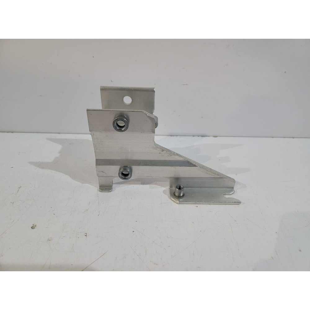 BMW M3 F80, M4 F82 Držiak chladiča L - 13701