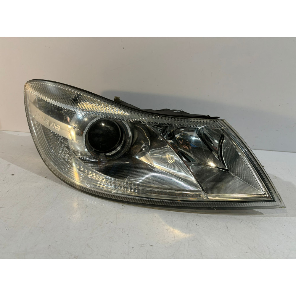 Škoda Octavia 2 FL Predné svetlo R- 13846
