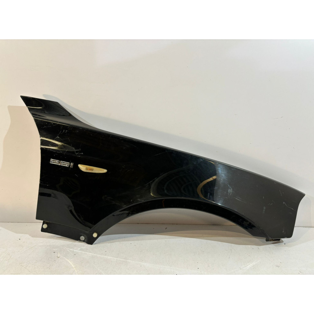 BMW X3 E83 Predný blatník pravý - 13936