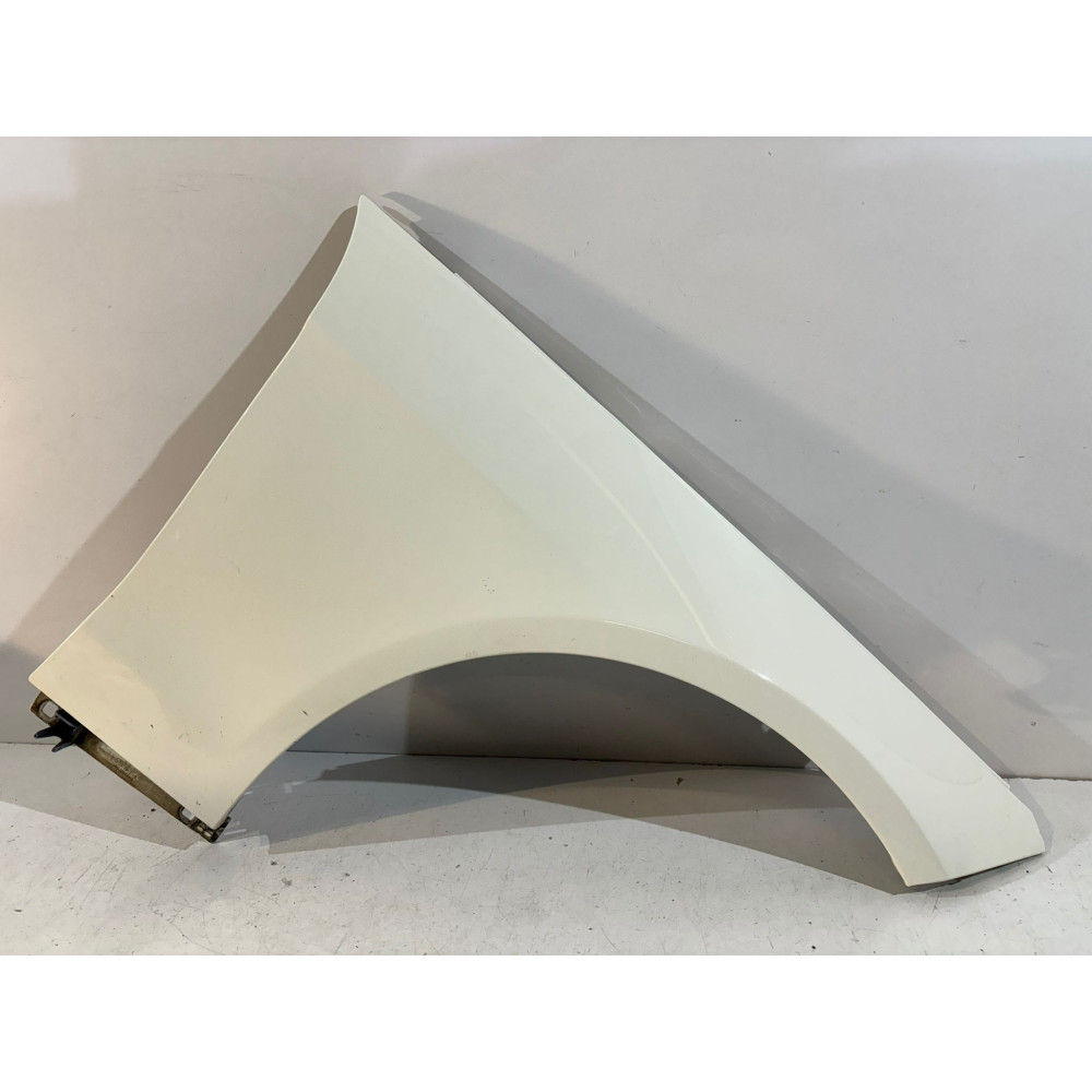 Mercedes E W212 Predný blatník Pravý - 13941