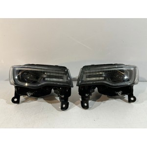 JEEP GRAND CHEROKEE WK2 Lampa bixenón R - 12818 | mobilpol.sk