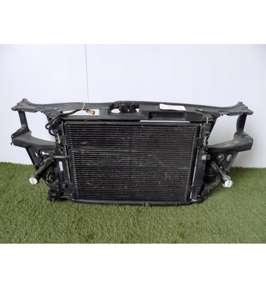 AUDI A4 B5 Predný nárazník/chladič