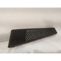 BMW 1 E82 / E88 stredná mriežka - 14184