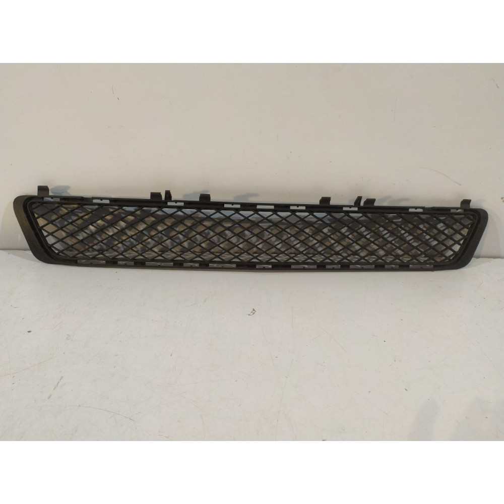 MB E W212 stredná mriežka nárazníka - 14219