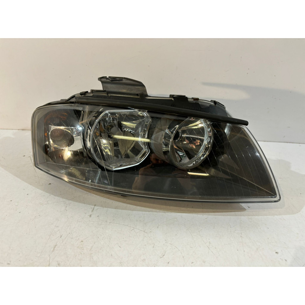 AUDI A3 8P Predná lampa H7 pravá - 14830