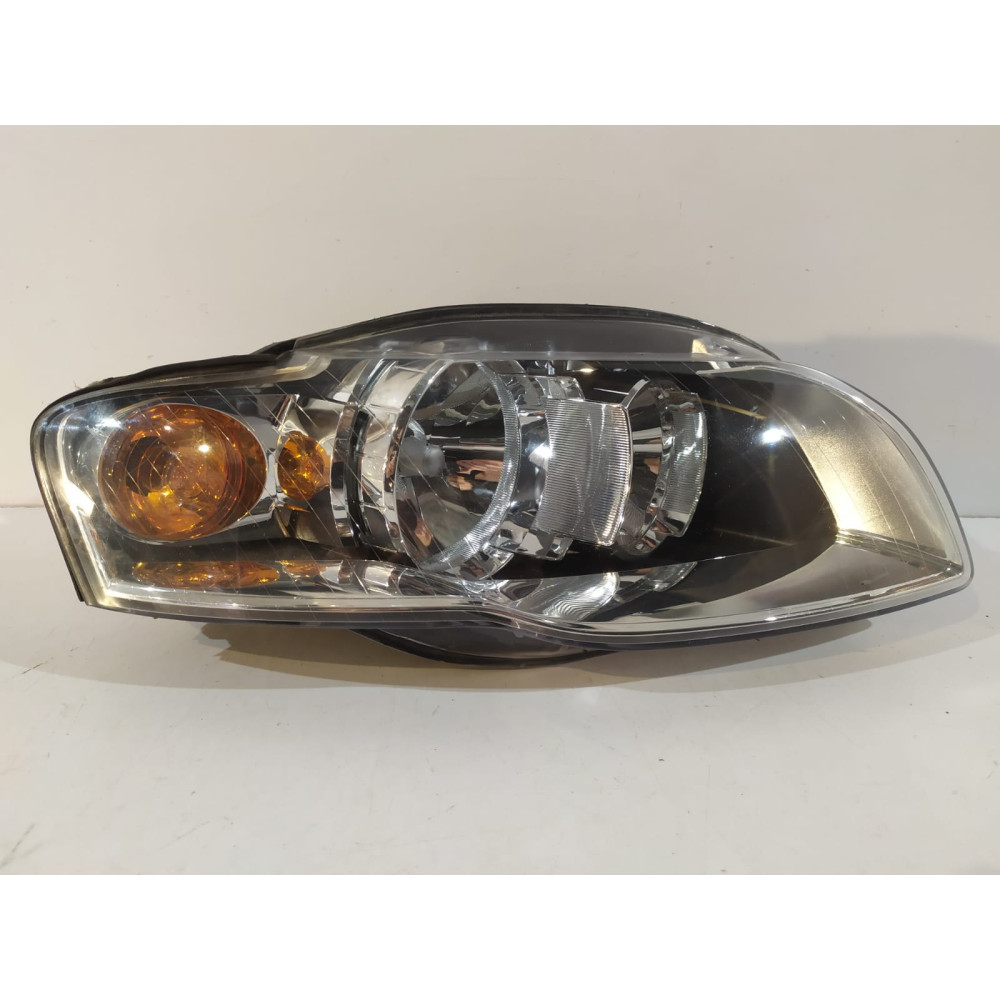 AUDI A4 B7 Predná lampa H7 pravá - 14870