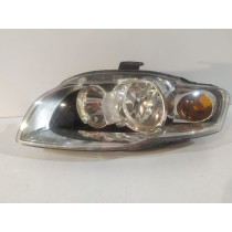 AUDI A4 B7 Predná lampa H7...