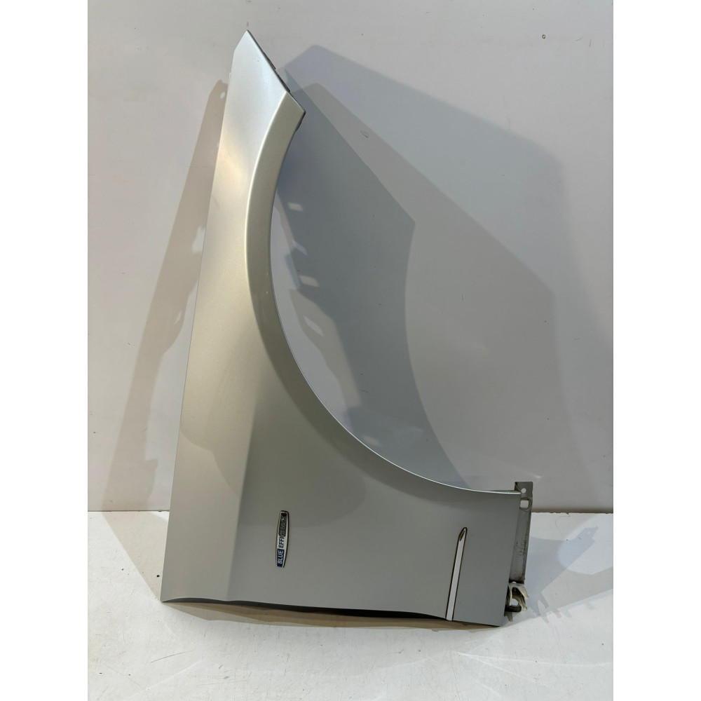 MERCEDES E W212 Predný blatník Pravý - 15436