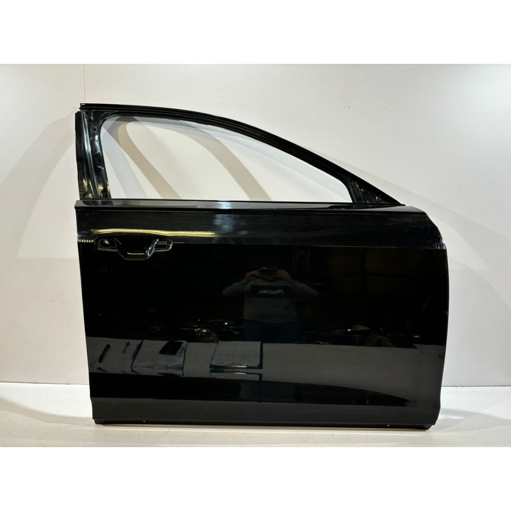 AUDI A8 D5 4N Predné dvere Pravé Čierne - 15959