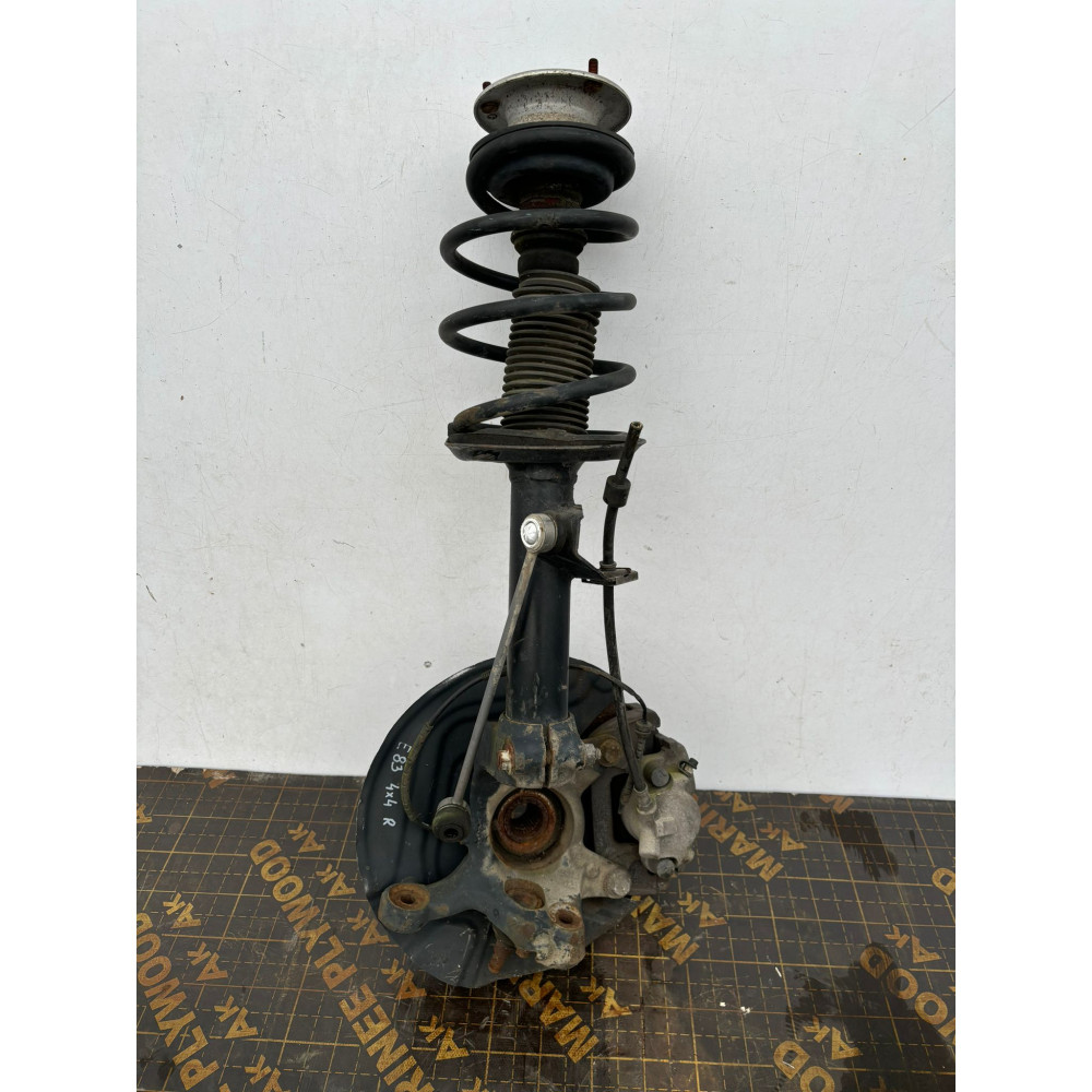 BMW X3 E83 Závěs přední Pravý - 16306