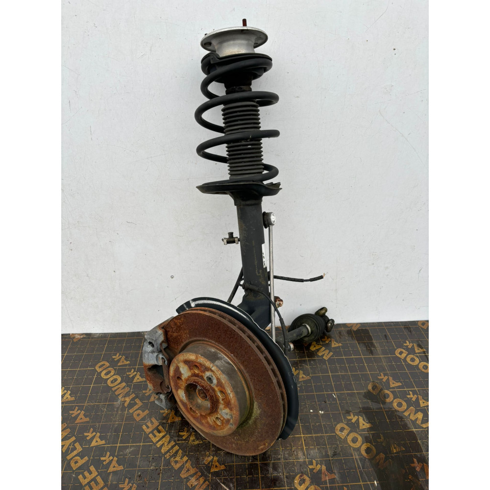 BMW X3 E83 Závěs přední Pravý - 16307