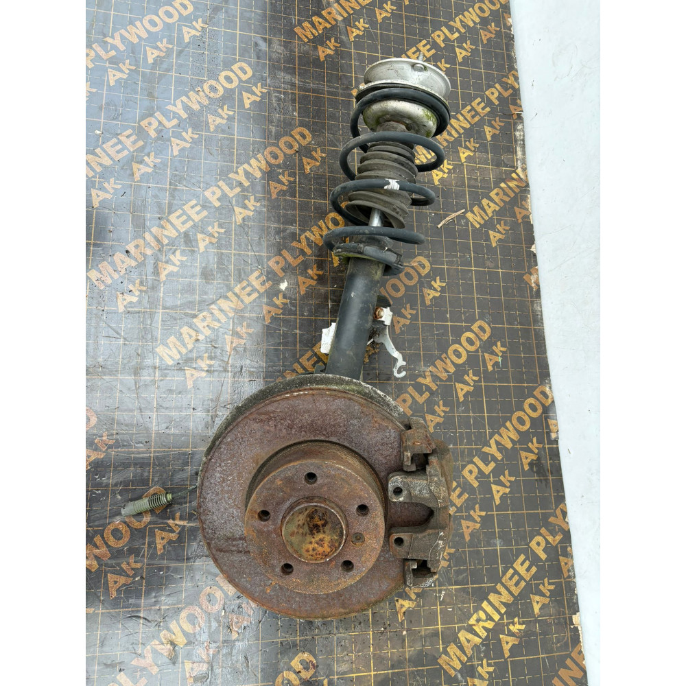 BMW E90 E91 Záves predný Ľavý - 16315