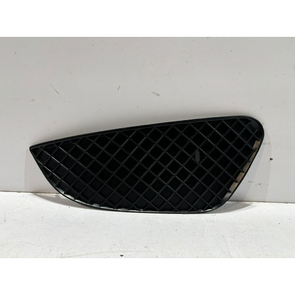 BMW 1 E81 E87 Mriežka nárazníka Ľavá - 16135