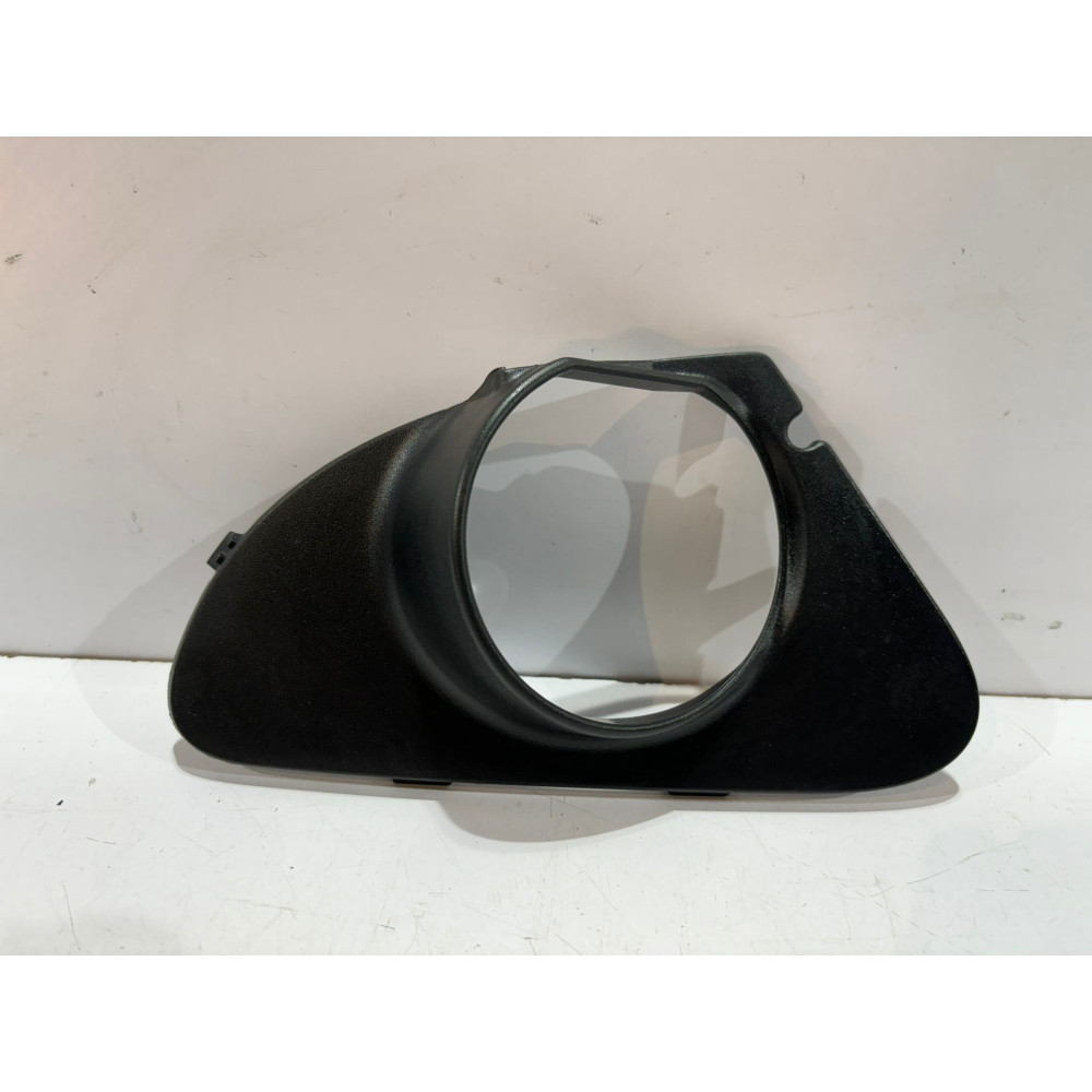 BMW 6 E63 E64 Mřížka nárazníku Pravá - 16157