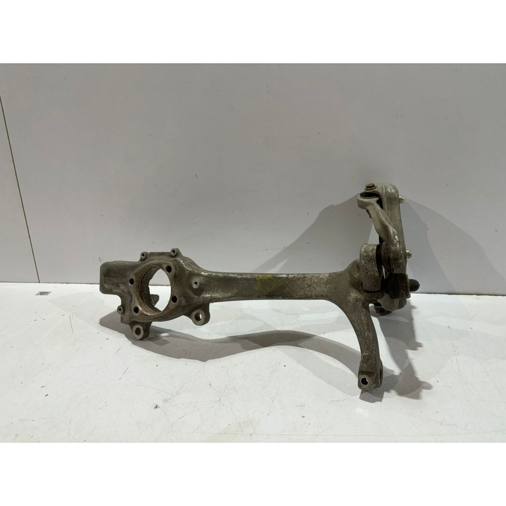 AUDI A4 B6 8E Predná náprava kolesa ľavá - 16337