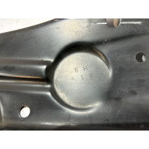 MERCEDES E W211 Predná výstuž - 16431