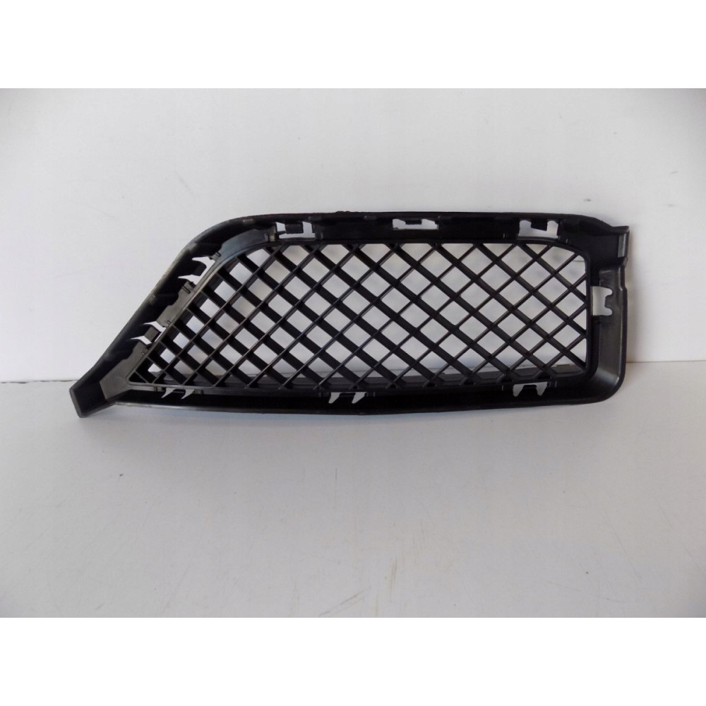 BMW X1 E84 Mriežka nárazníka pravá - 3917