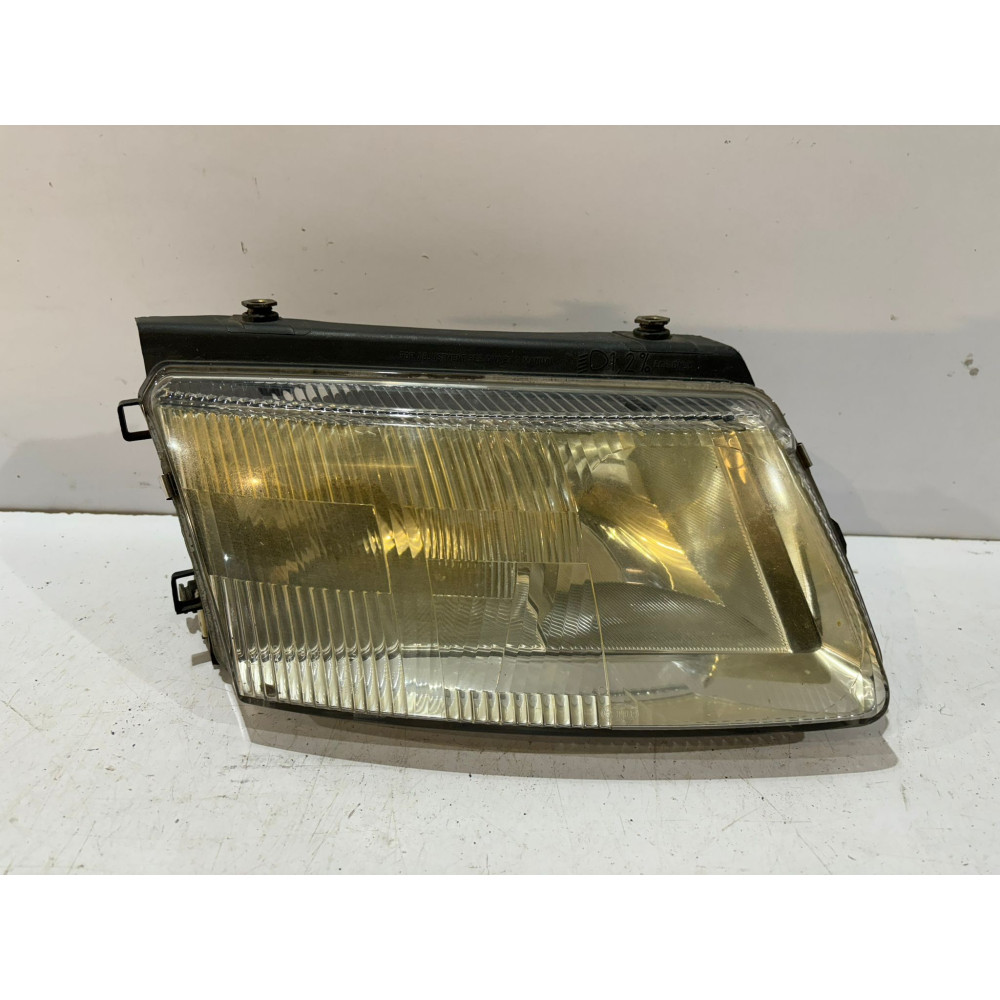 VOLKSWAGEN PASSAT B5 Pravé svetlo - 16584