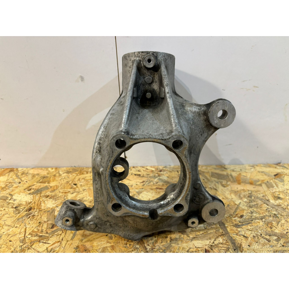 BMW M3 E92 Závěs přední Levý - 16670