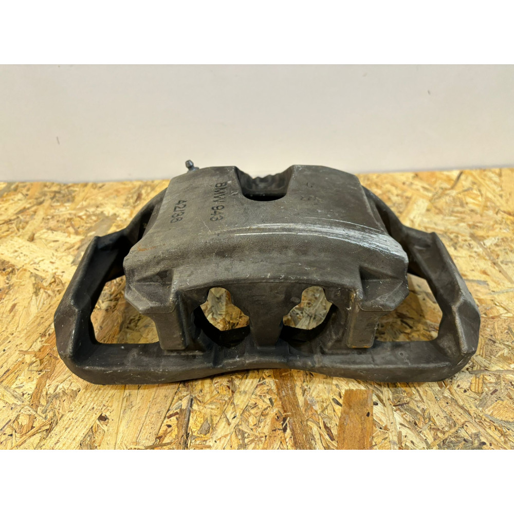 BMW E60 Brzdový strmeň 42/36 943 predný R- 16674