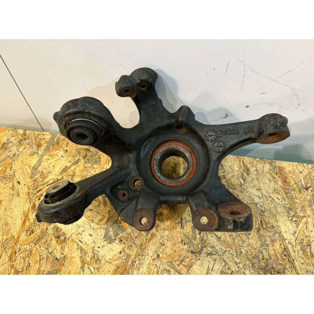 BMW 3 E90 E91 Záves predný Ľavý - 16693