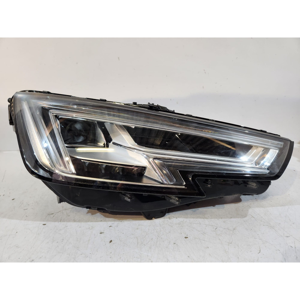 AUDI A4 B9 Predná lampa Full Led Pravá - 17010