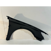 AUDI A3 8V Hatchback Predné blatník ALU. L- 17069