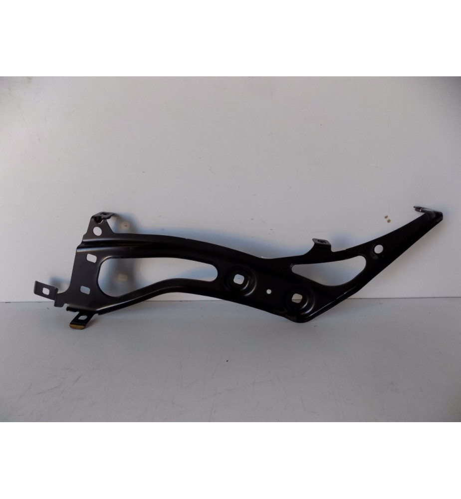 BMW 2 F45 Držiak blatníka R - 5970