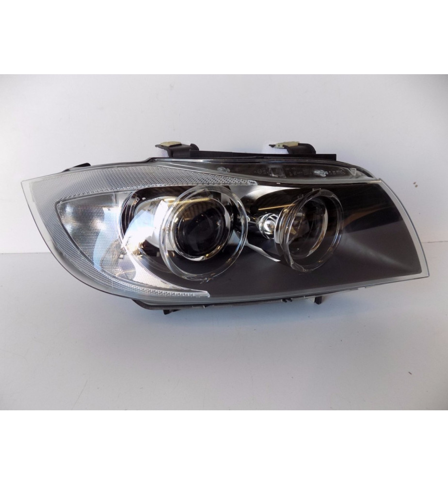 BMW 3 E90 Xenon Nieskrętna Pred LCI Prava - 5999