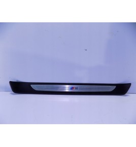 BMW M3 E90 Kryt prahu pravý...