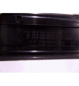 BMW M3 E90 Kryt prahu pravý predný