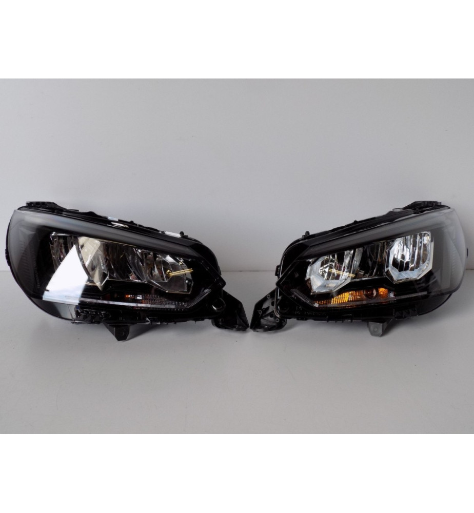 Peugeot 208 LCI Komplet Svetiel Led L / R - 6244
