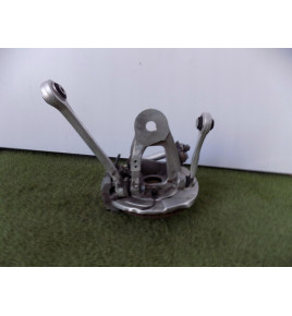 BMW X6 E71 - PRAVÁ ZÁVÈS / OCEĽOVÝ RAMENÁ