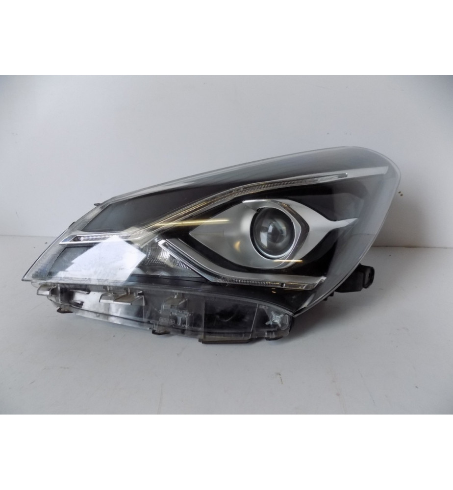 Toyota Yaris 3 LCI Ľavé predné LED svetlo - 10423