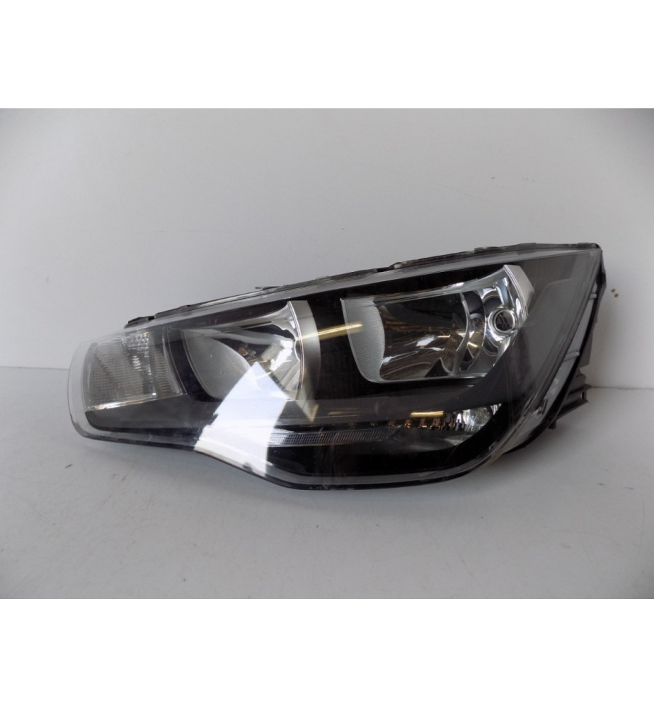 Audi A1 8X0 - Ľavé predné svetlo - 10452