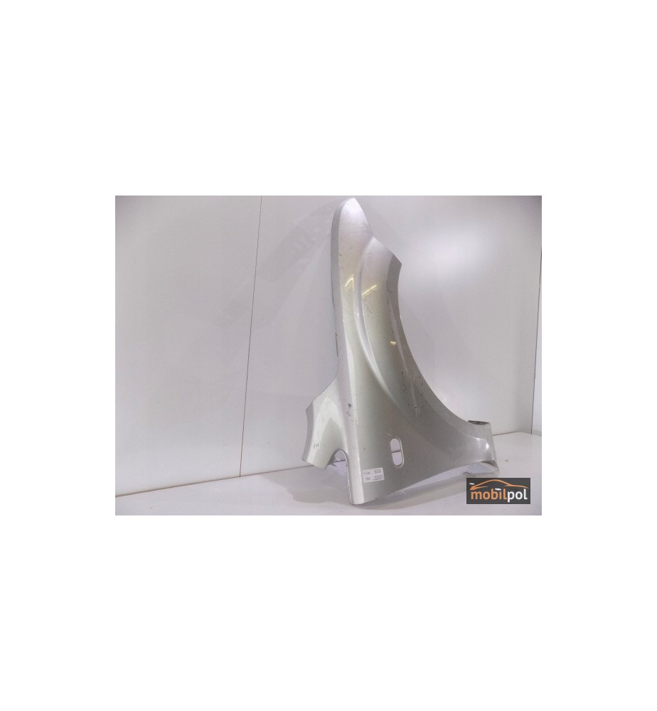 Ford Focus 2 Predný blatník pravý - 0700