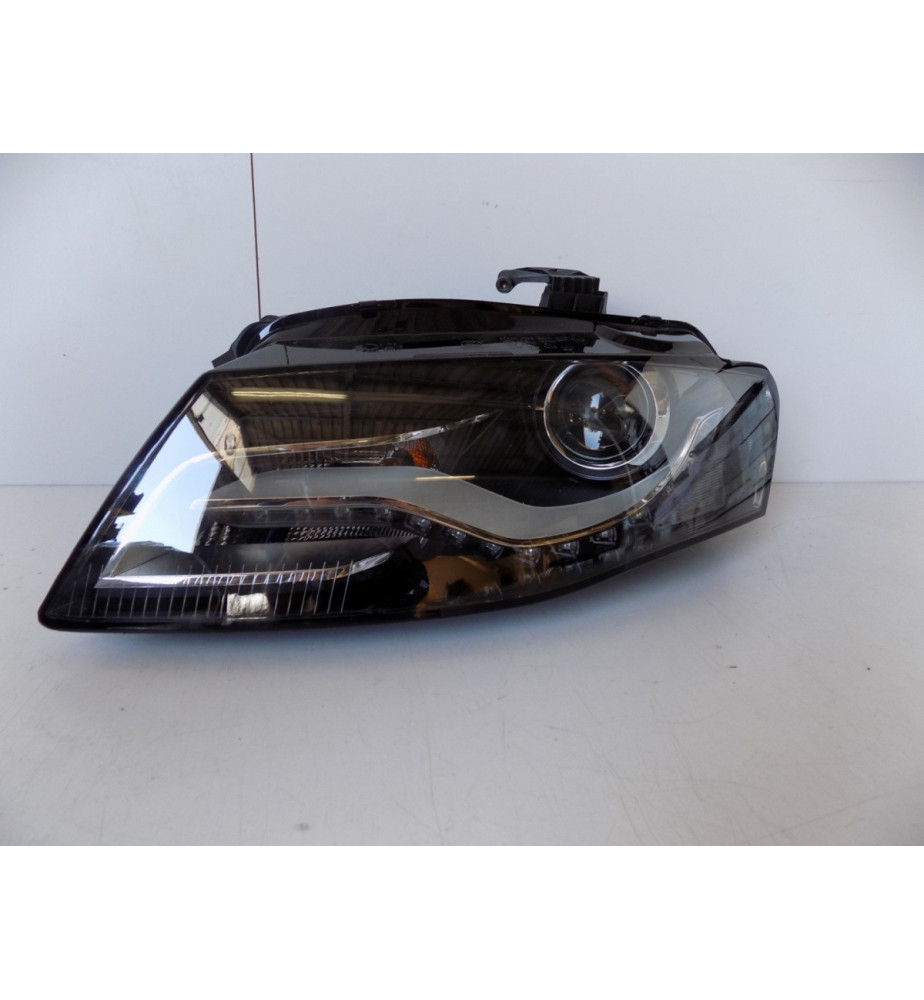 Audi A4 B8 - Predná lampa Xenon Ľavá - 11023