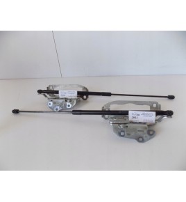 Mercedes W204 - Pravý pánt...