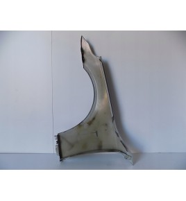 BMW 5 E60 / 61 PRAVÉ BLATNÍK STRIEBORNÝ - 0621