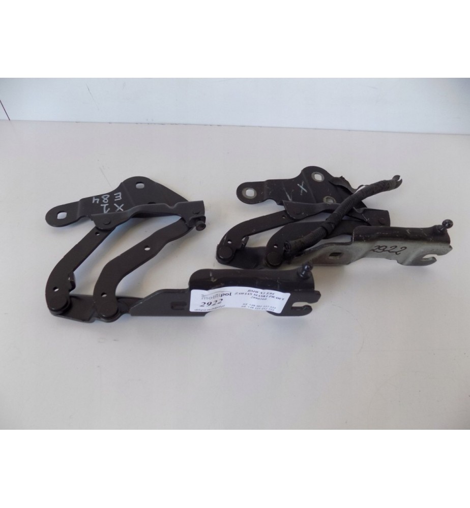 BMW X1 E84 - Závěs kapoty pravý - 2922