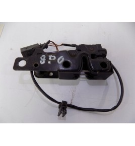 Audi A3 8P - Zámok Kapoty