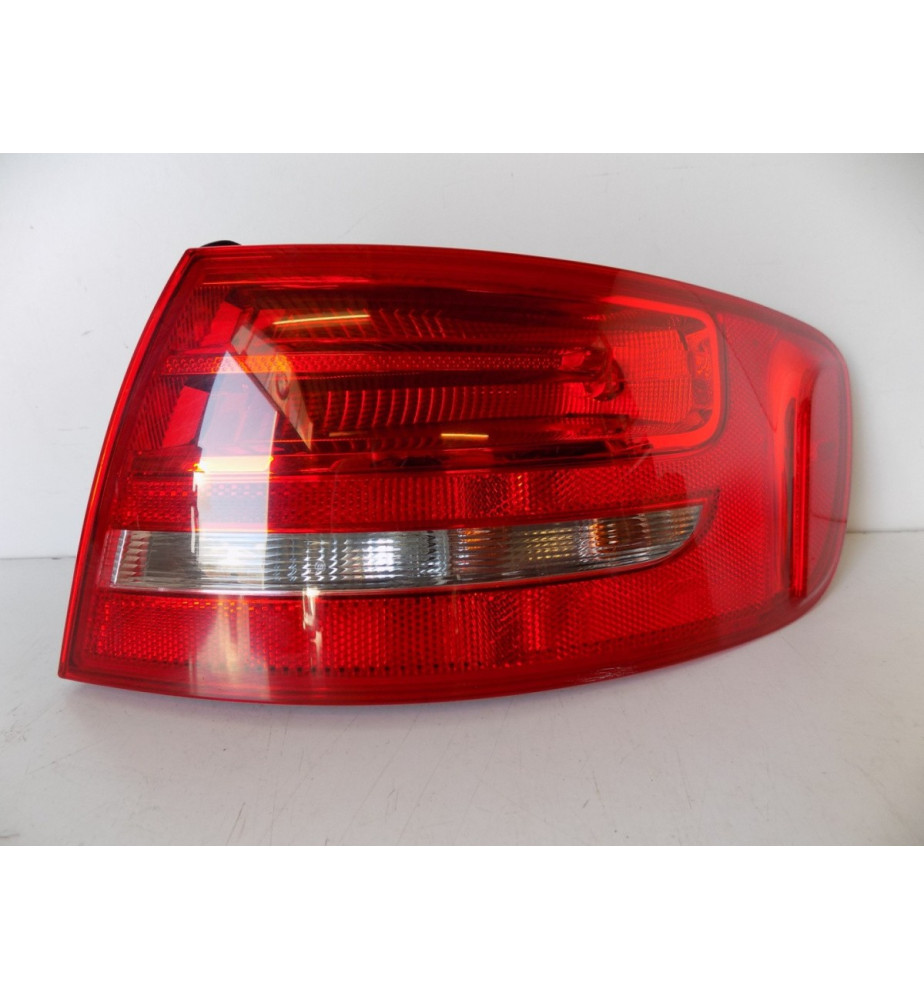 Audi A4 B8 Avant Zadné Svetlo Pravé - 11847