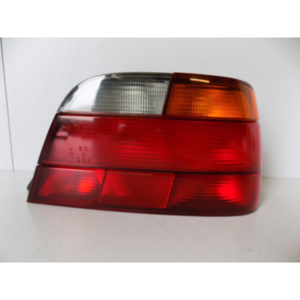 BMW 7 E38 - Pravé Zadné Svetlo - 11864